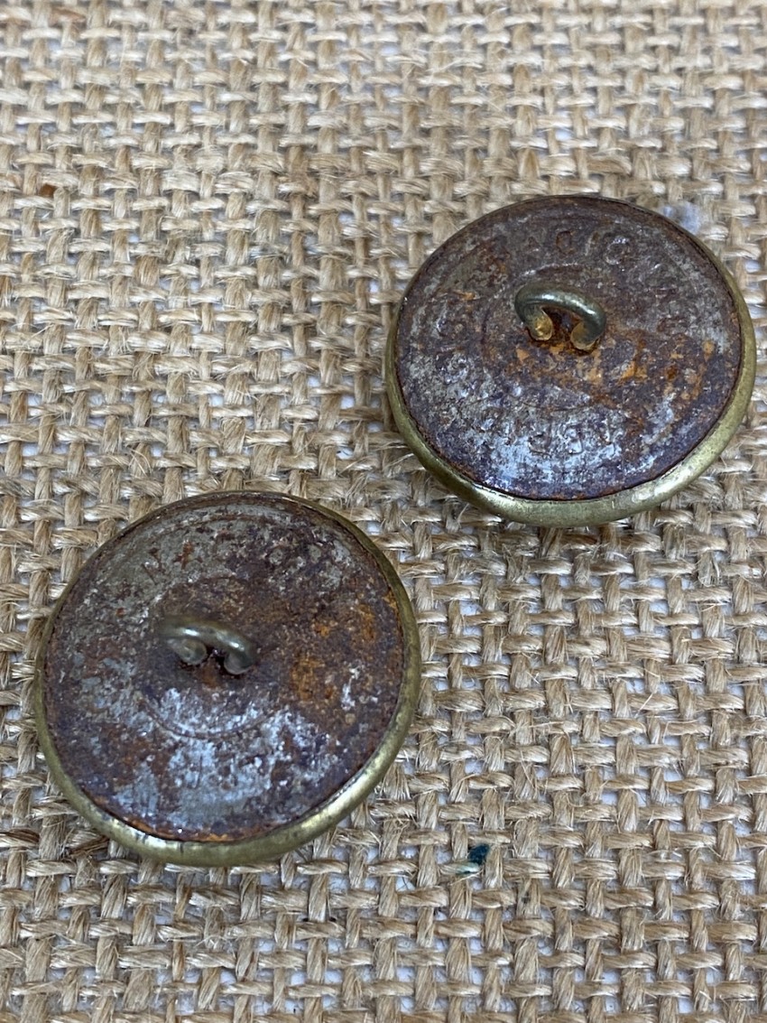 Lot De 12 Boutons Divers En Nacre - Diamètre 2 à 4 Cm - Occasion - Idéal Couture, Créations