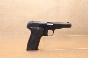 Pistolet MAB D calibre 7,65 Browning