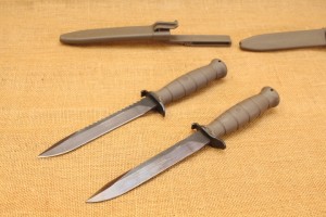 Lot de deux poignards Glock
