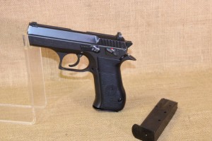 Pistolet IMI calibre 9X19