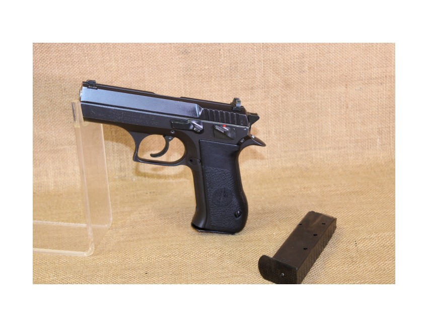 Pistolet IMI calibre 9X19