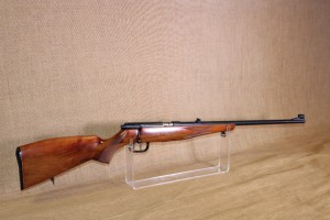 Carabine Krico à répétition manuelle calibre 22 Magnum