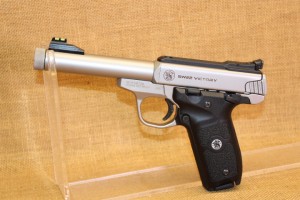 Pistolet Smith § Wesson Victory calibre 22LR
