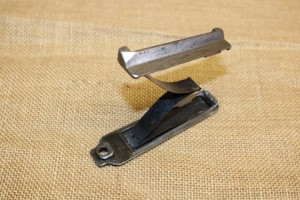 Ensemble ressort/planchette elevatrice et plaque de fond Mauser G98