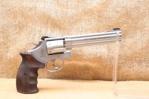 Revolver Smith § Wesson modèle 617-1 calibre 22 LR