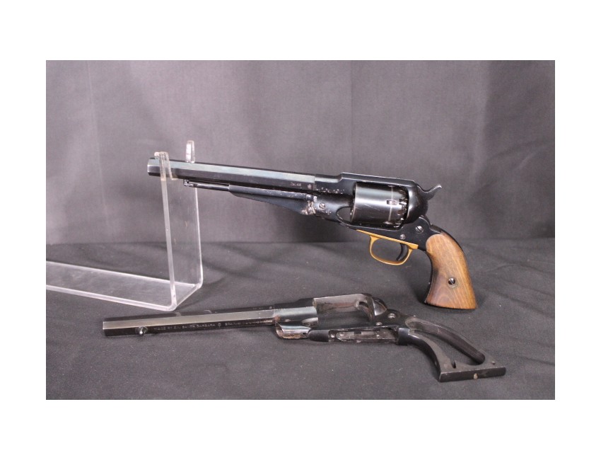 Deux revolvers Santa Barbara calibre 44 collecteur de pièces